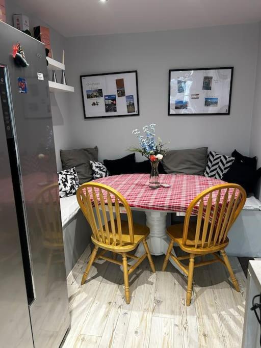 15 Min Drive To Airport 20 Min To Loch Lomond And City Center Old Kilpatrick Bagian luar foto