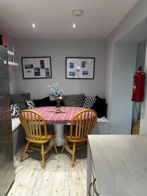 15 Min Drive To Airport 20 Min To Loch Lomond And City Center Old Kilpatrick Bagian luar foto