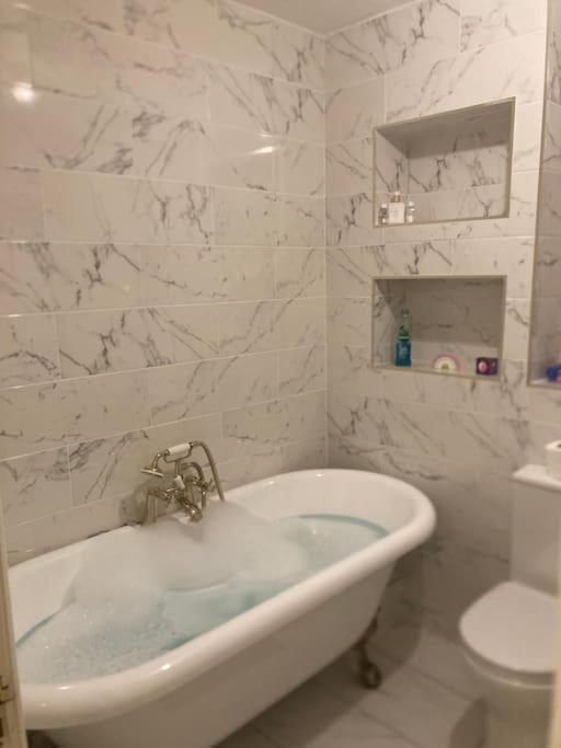15 Min Drive To Airport 20 Min To Loch Lomond And City Center Old Kilpatrick Bagian luar foto