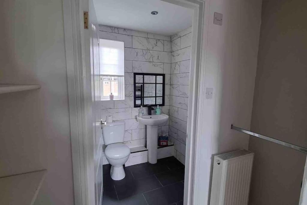 15 Min Drive To Airport 20 Min To Loch Lomond And City Center Old Kilpatrick Bagian luar foto